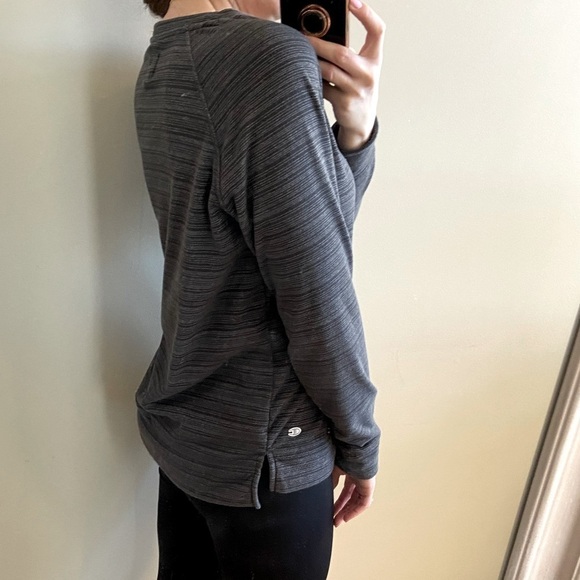 ⭐️2 FOR $20⭐️ Champion Grey Pullover sweater - Picture 6 of 12
